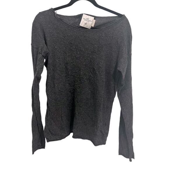 Classic Grey sweater - Picture 1 of 3